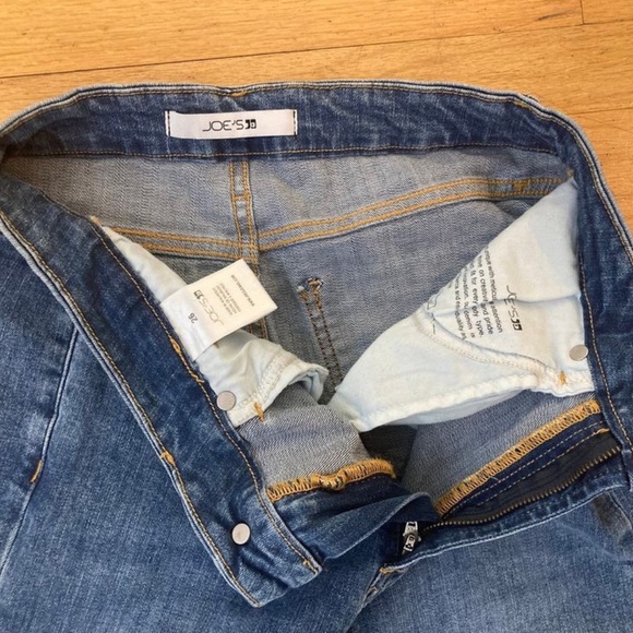 Like-New- Joe's Blue High Rise Skinny Ankle Jeans (26) - Picture 4 of 9